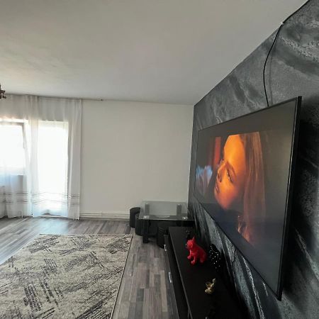 L&L Apartment Brasov Luaran gambar