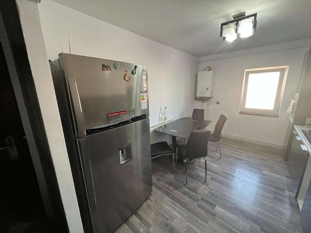 L&L Apartment Brasov Luaran gambar