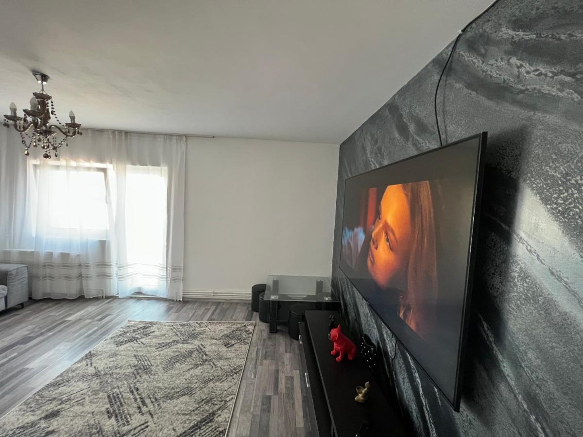 L&L Apartment Brasov Luaran gambar