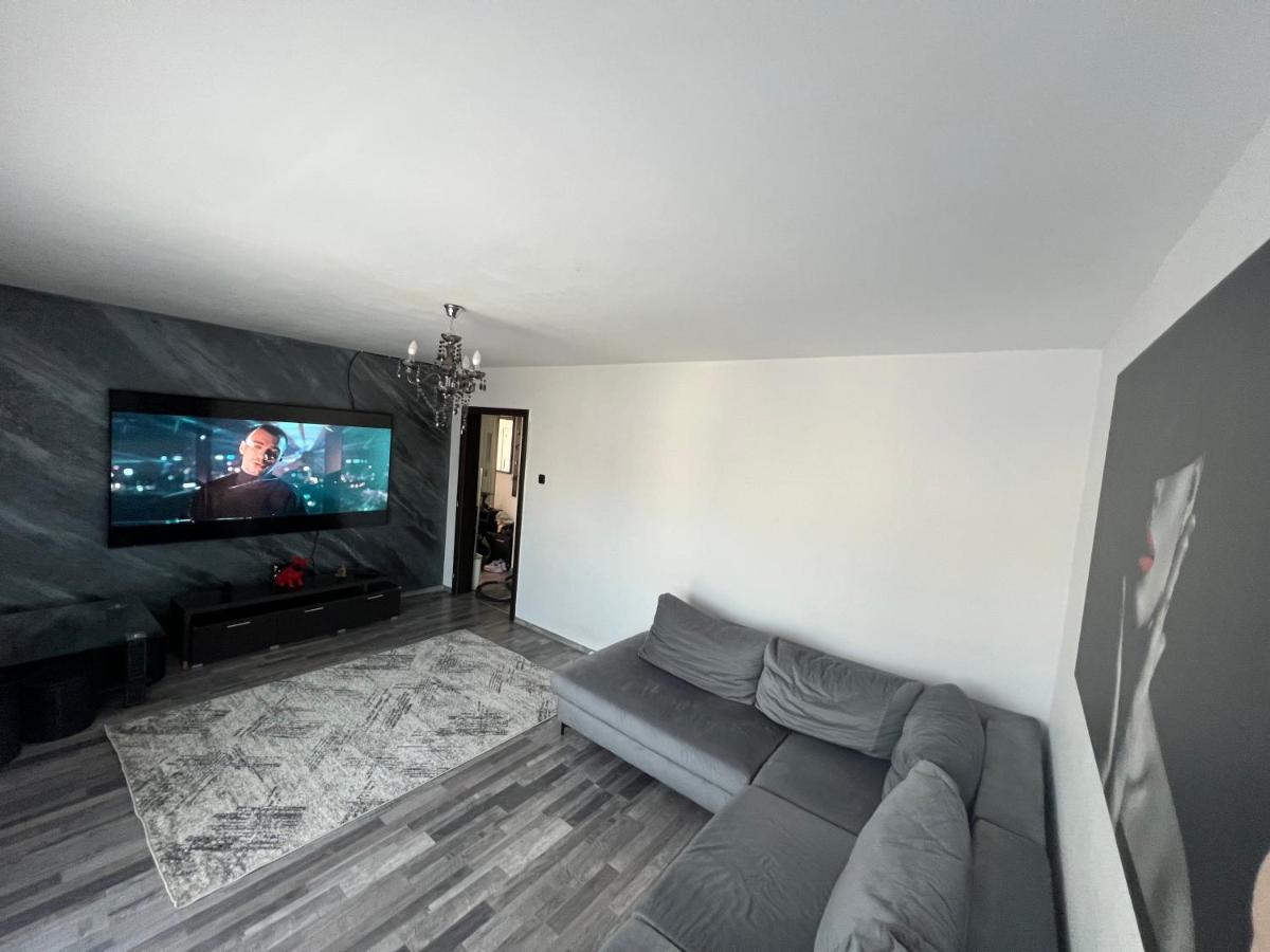L&L Apartment Brasov Luaran gambar
